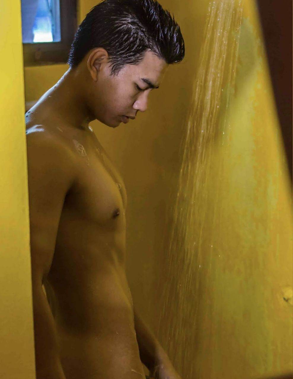 หนุ่มหล่อขึ้นปก 864.6