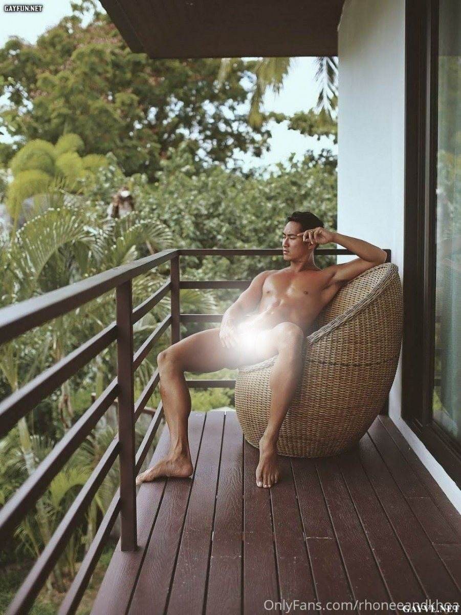 หนุ่มหล่อขึ้นปก 872