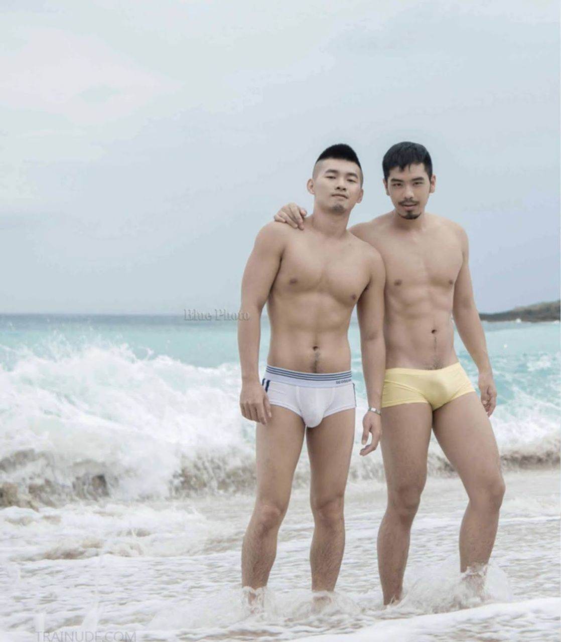 หนุ่มหล่อขึ้นปก 873