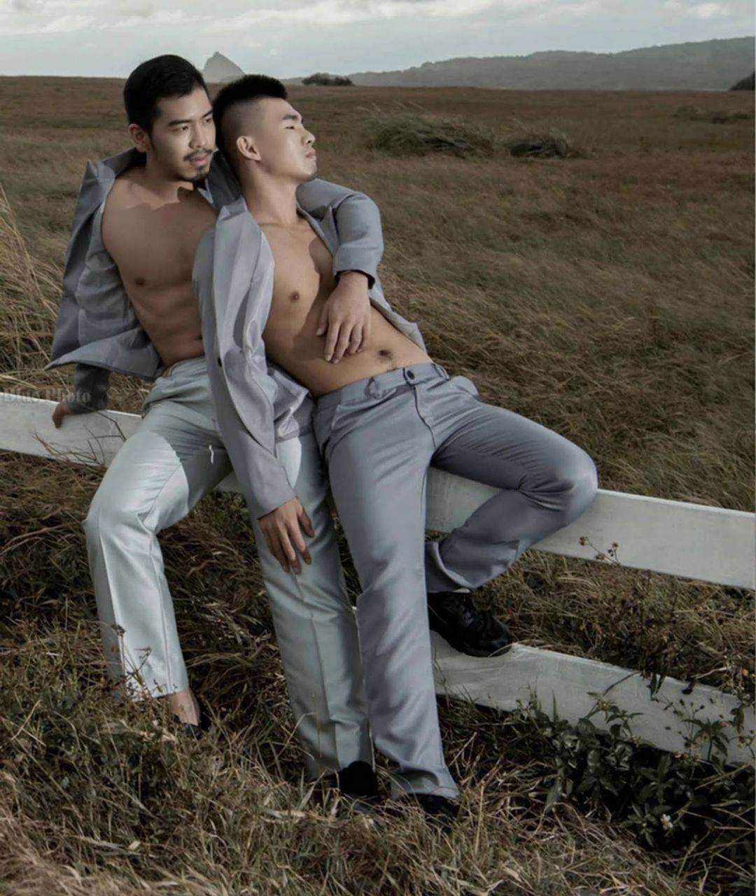 หนุ่มหล่อขึ้นปก 873.1