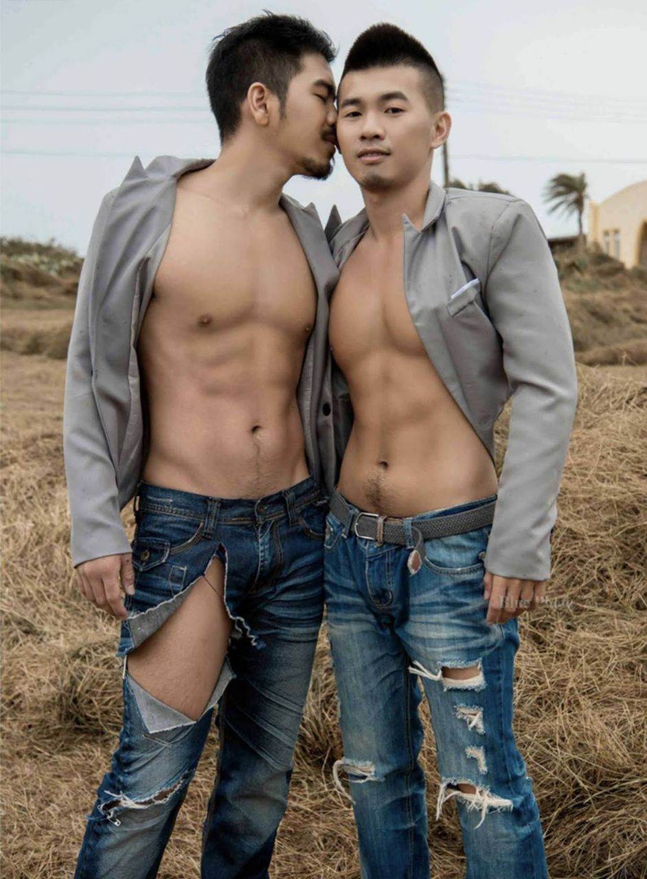 หนุ่มหล่อขึ้นปก 873.1