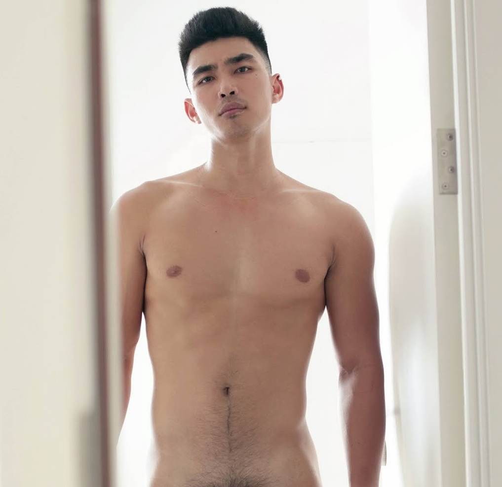 หนุ่มหล่อขึ้นปก 844.12