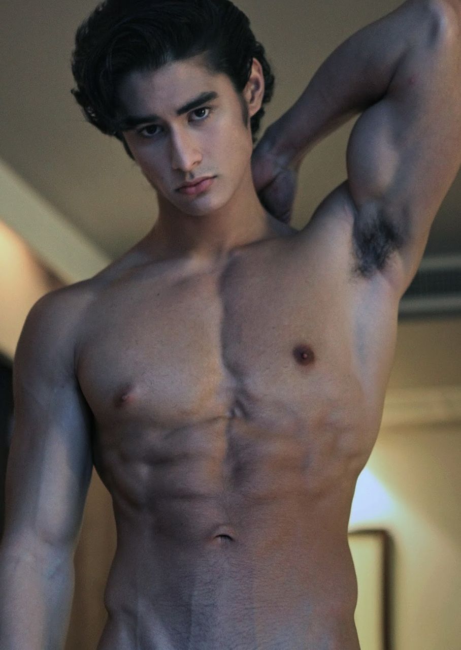 หนุ่มหล่อขึ้นปก 844.12
