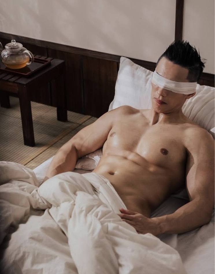 หนุ่มหล่อขึ้นปก 863.7