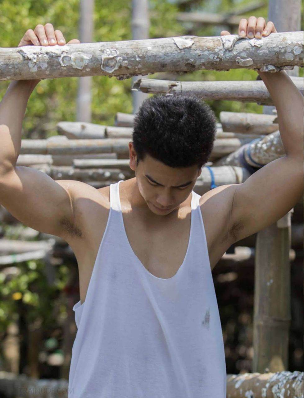 หนุ่มหล่อขึ้นปก 864.7