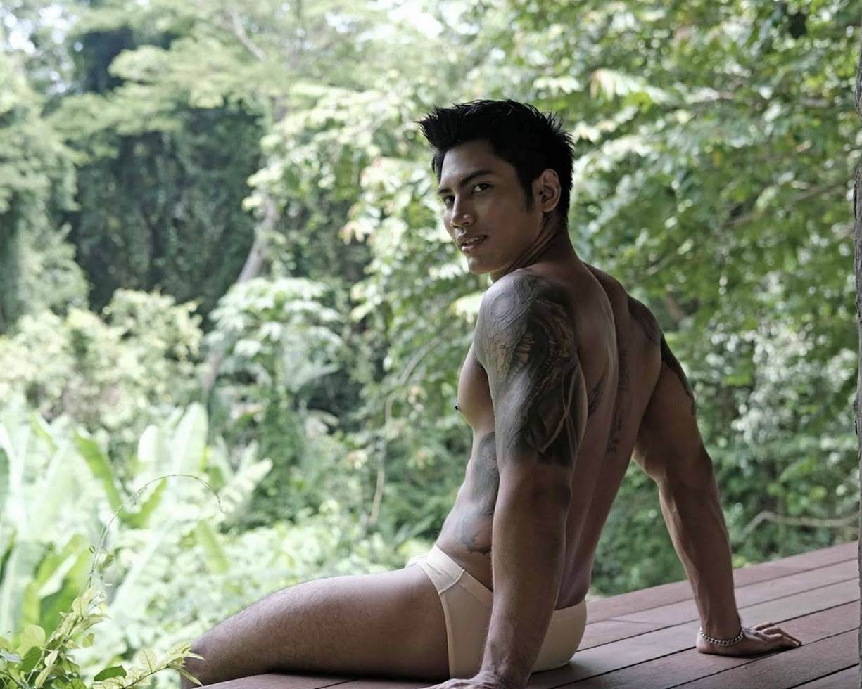 หนุ่มหล่อขึ้นปก 866.2