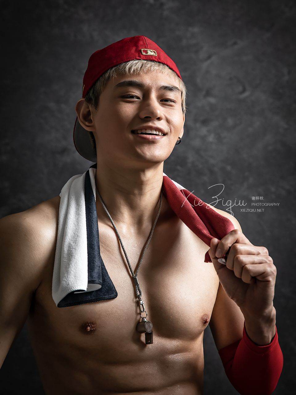 หนุ่มหล่อขึ้นปก 878