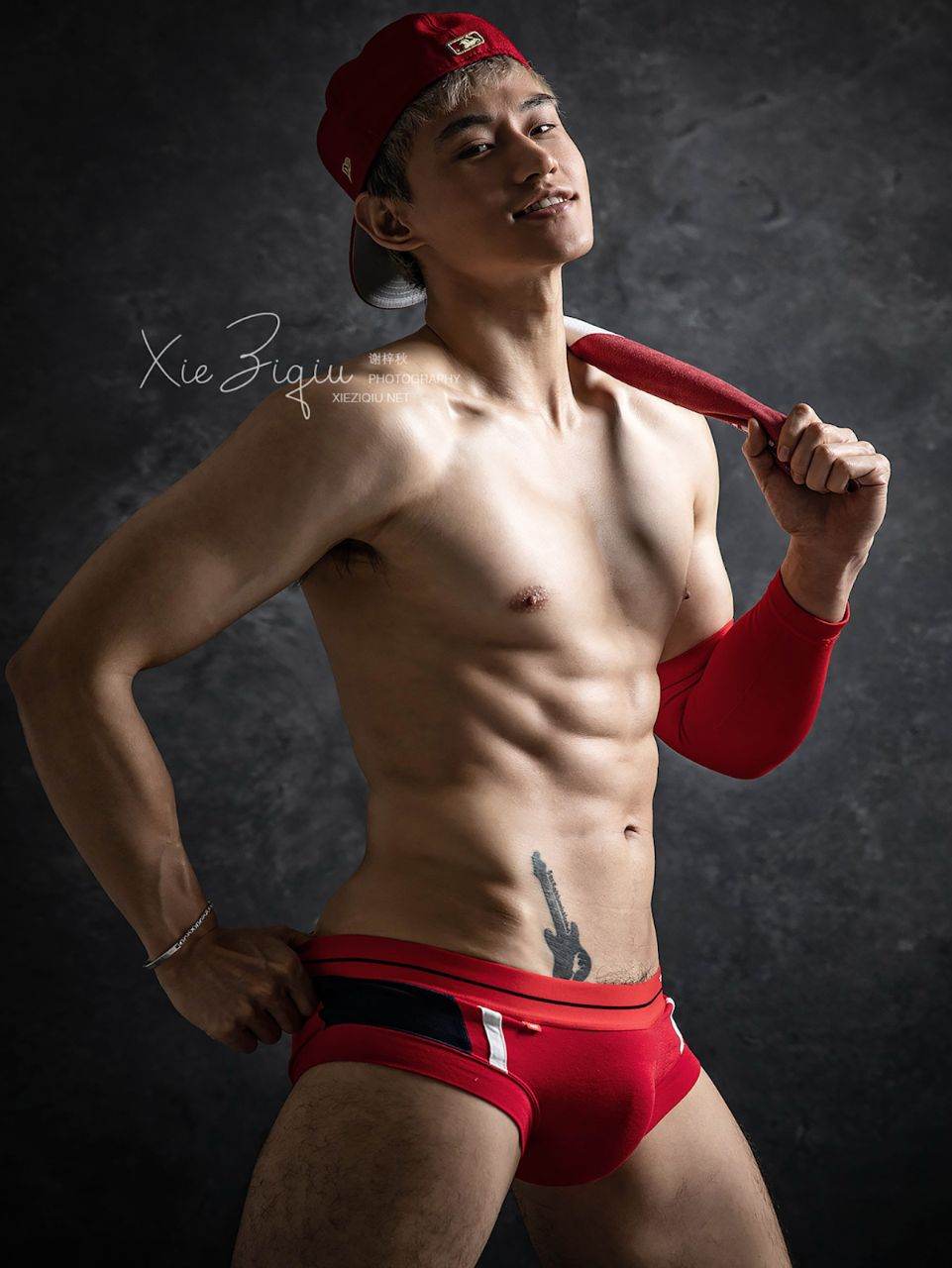 หนุ่มหล่อขึ้นปก 878
