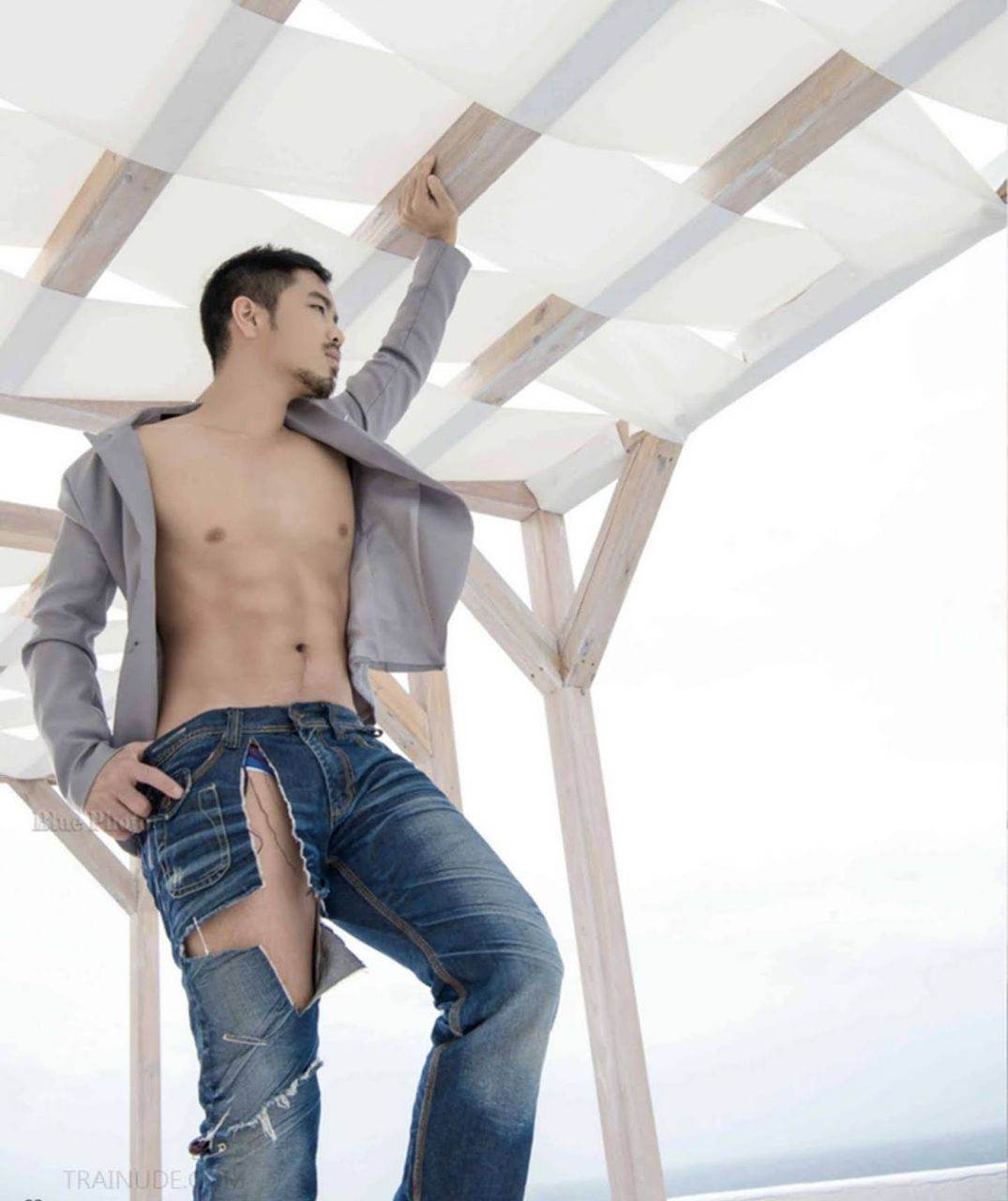 หนุ่มหล่อขึ้นปก 873.2
