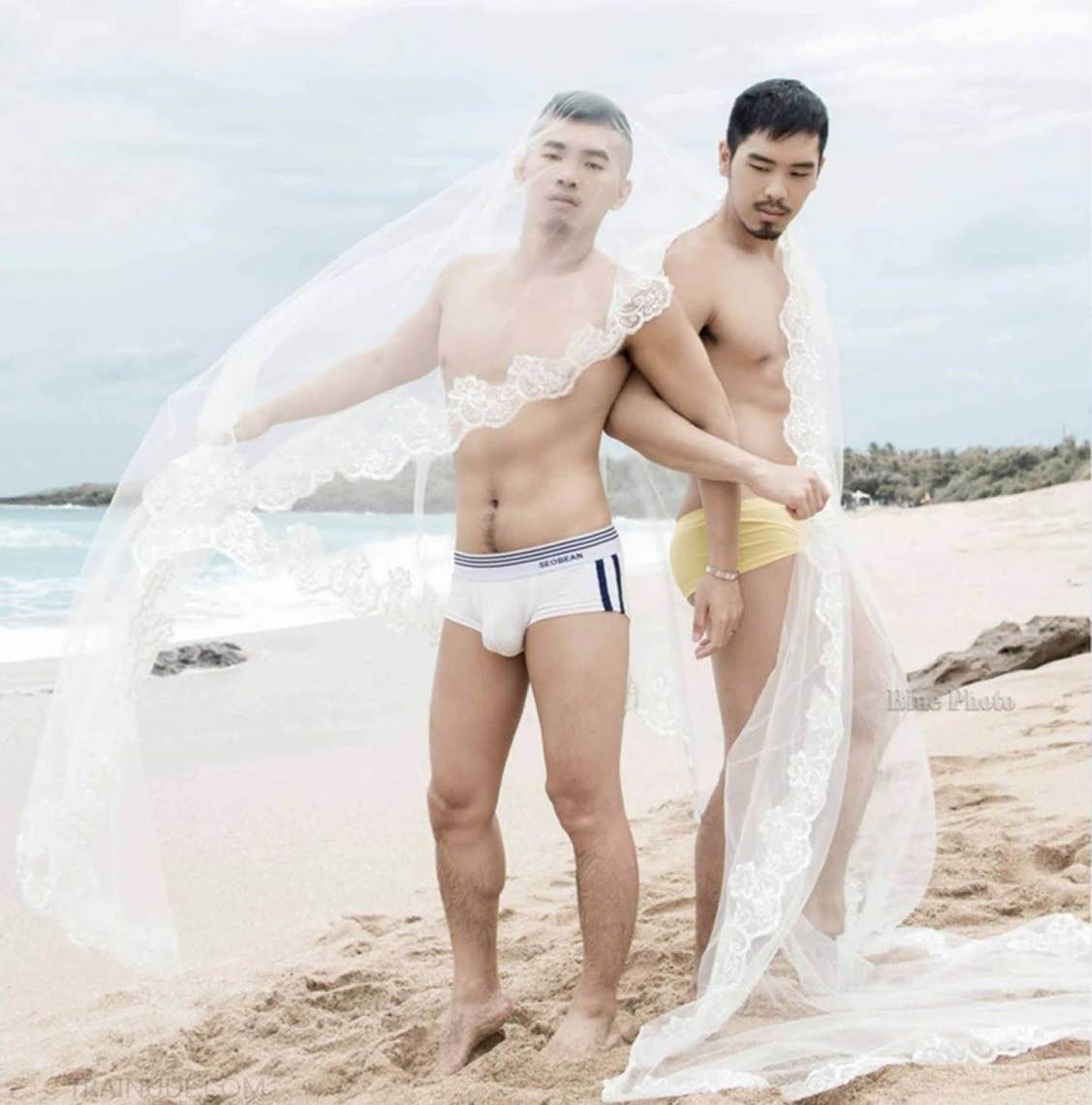 หนุ่มหล่อขึ้นปก 873.2