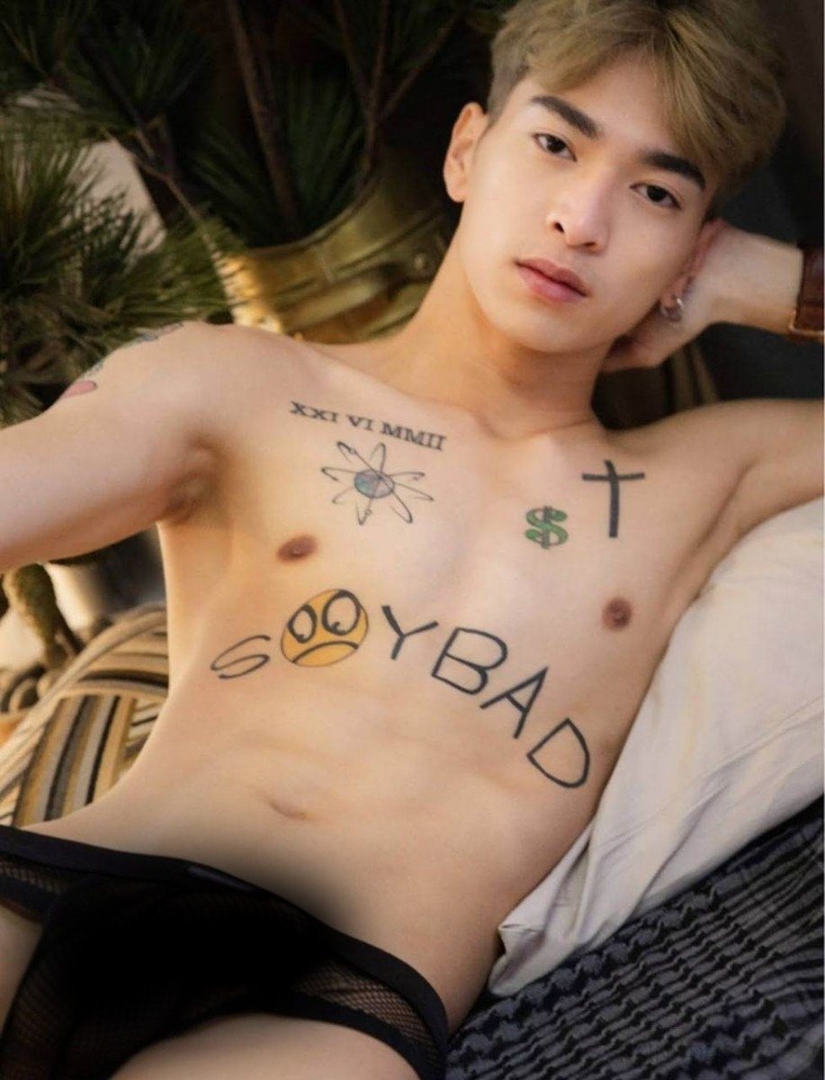 หนุ่มหล่อขึ้นปก 834.15