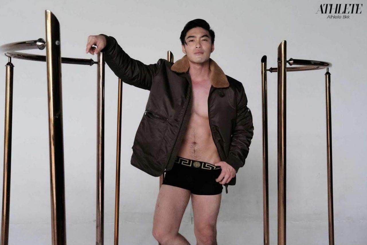 หนุ่มหล่อขึ้นปก 855.10