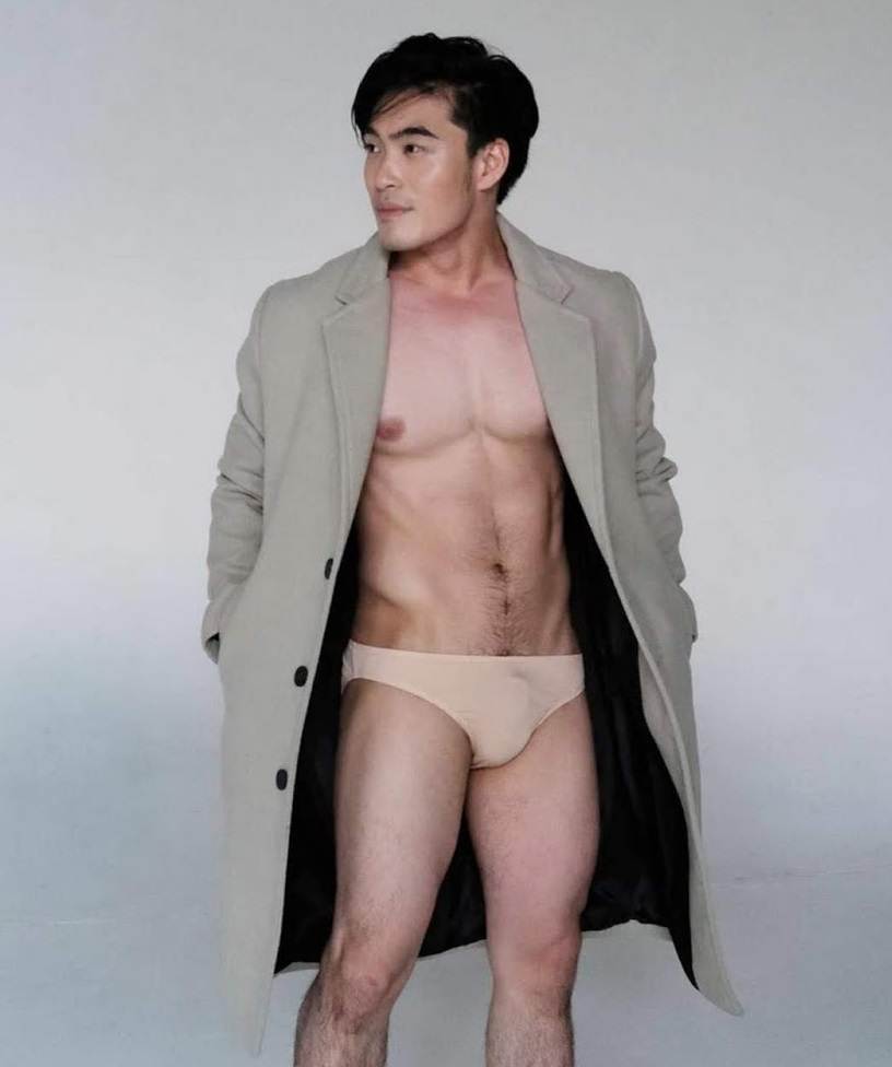 หนุ่มหล่อขึ้นปก 855.10