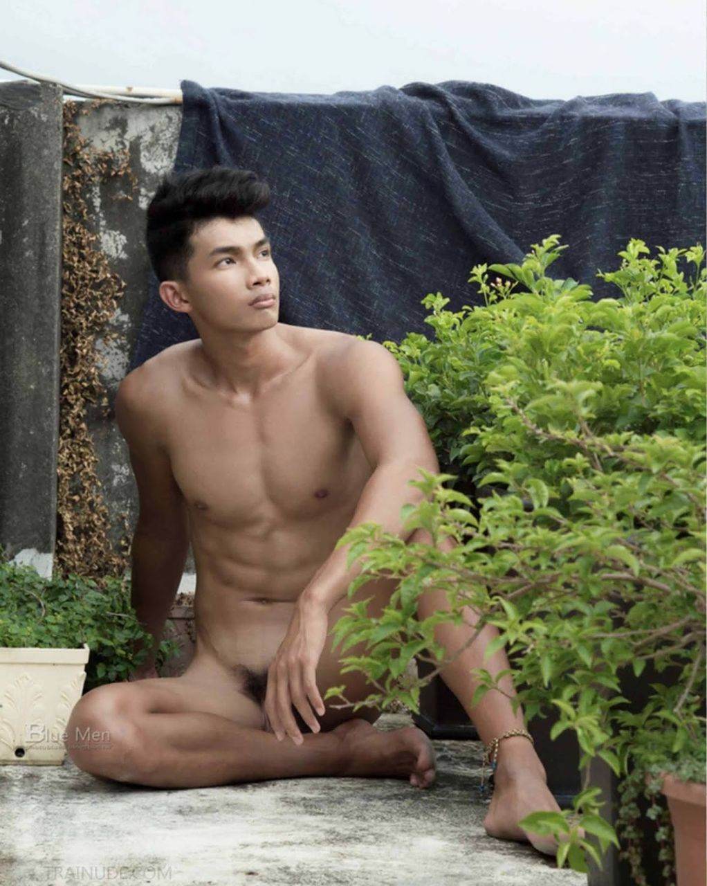 หนุ่มหล่อขึ้นปก 860.9