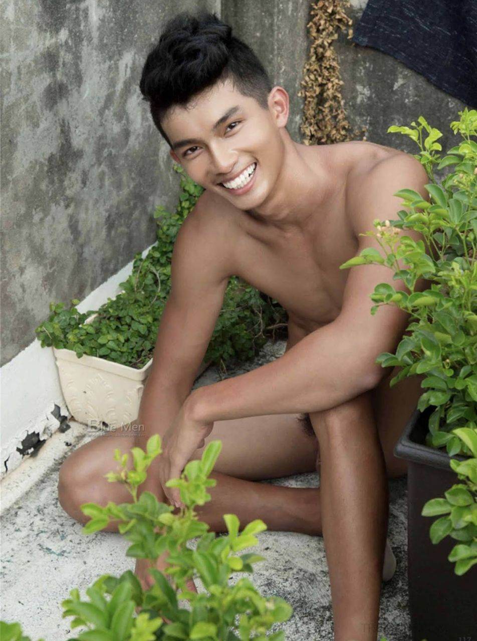 หนุ่มหล่อขึ้นปก 860.9