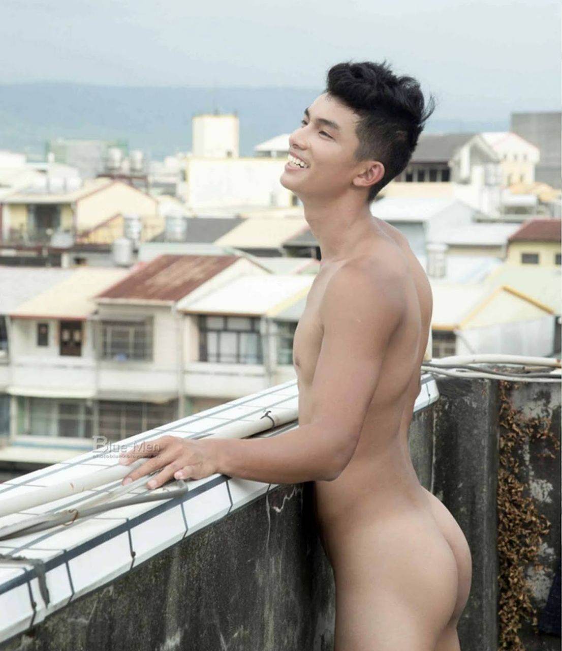 หนุ่มหล่อขึ้นปก 860.9