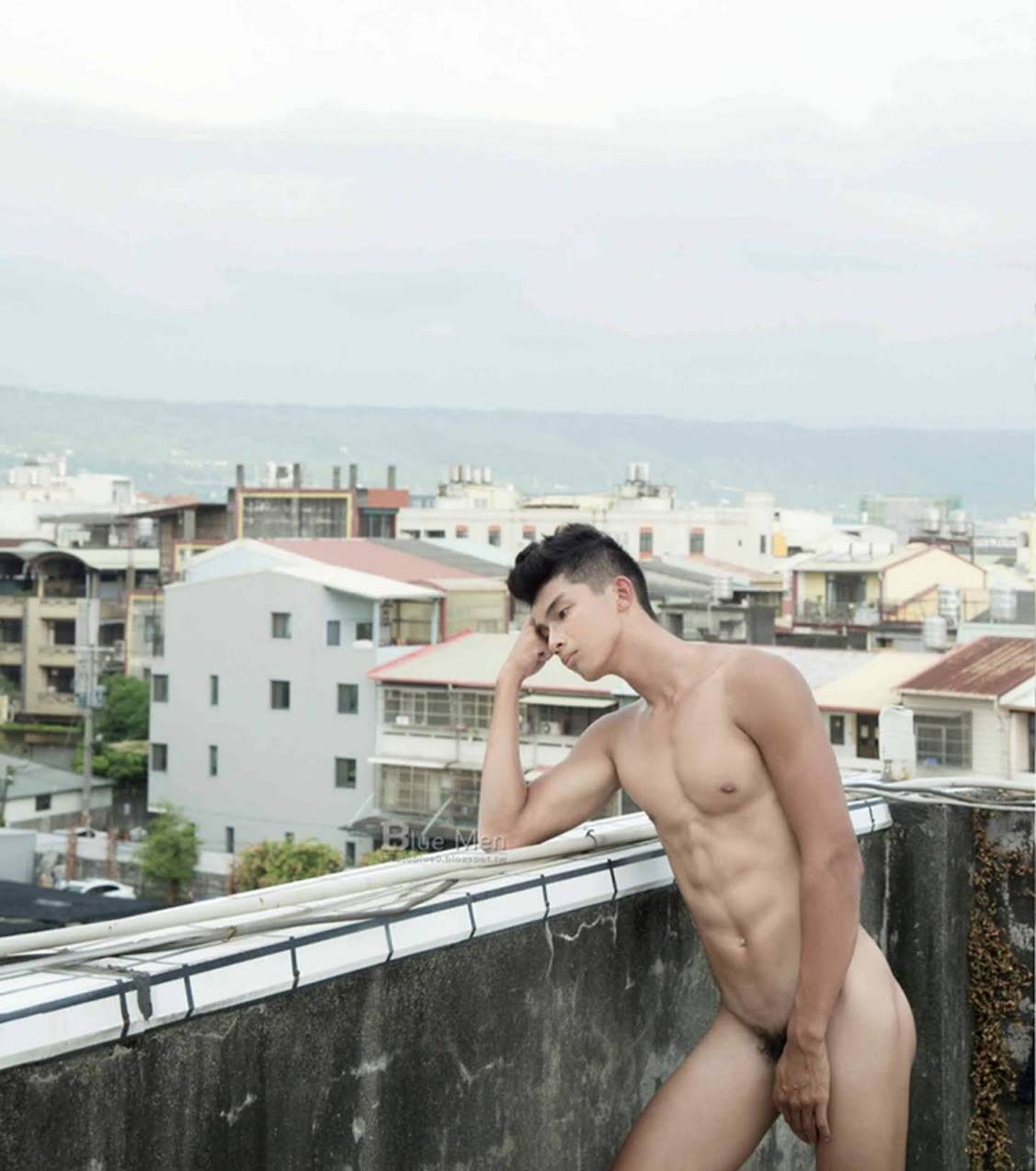 หนุ่มหล่อขึ้นปก 860.9