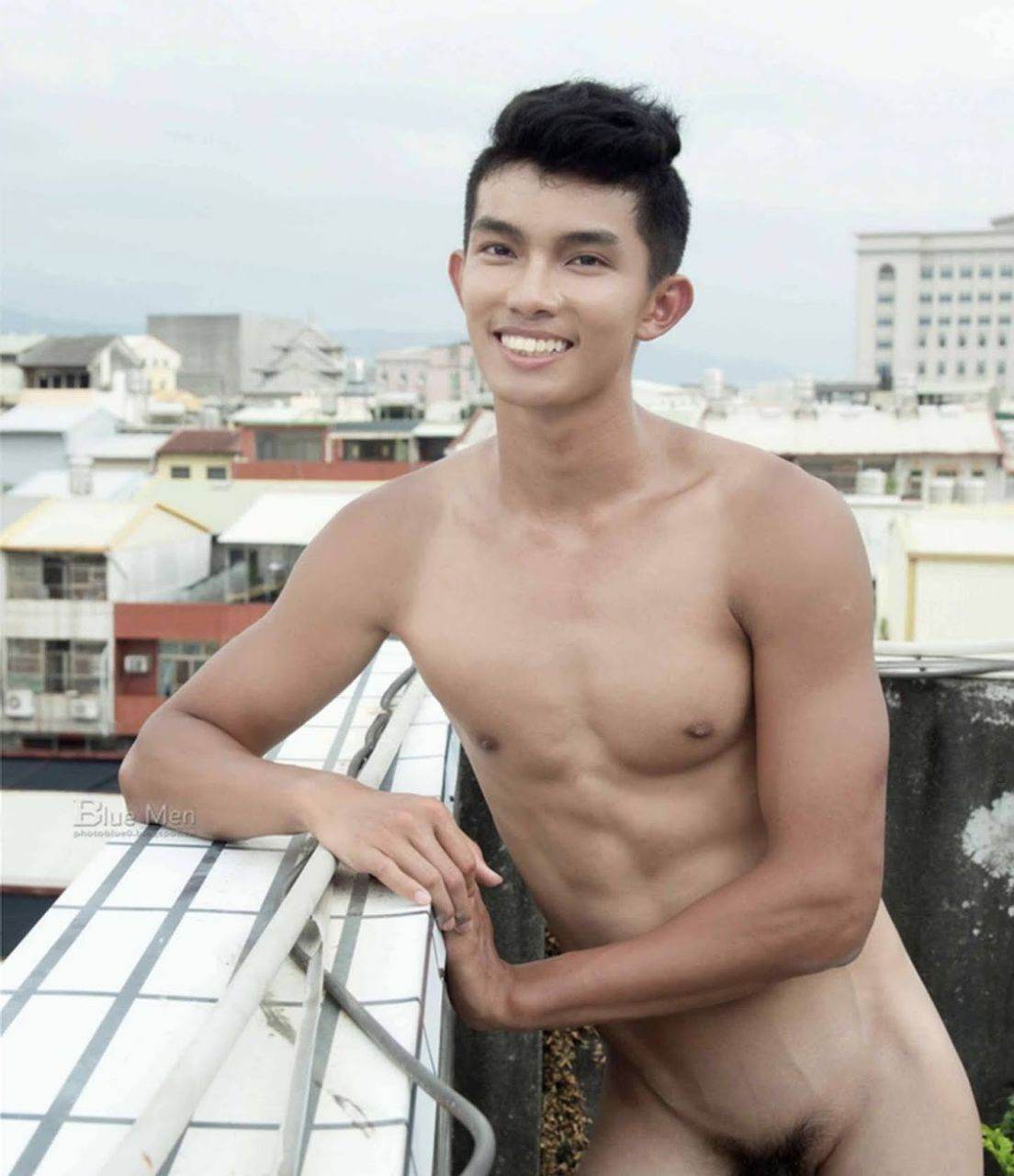 หนุ่มหล่อขึ้นปก 860.9