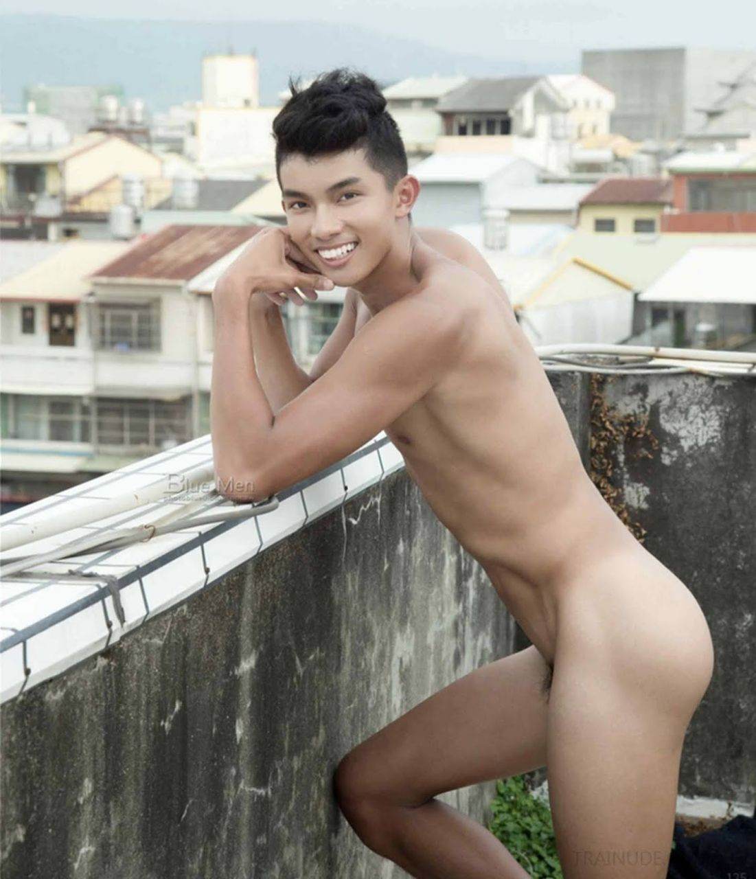 หนุ่มหล่อขึ้นปก 860.9