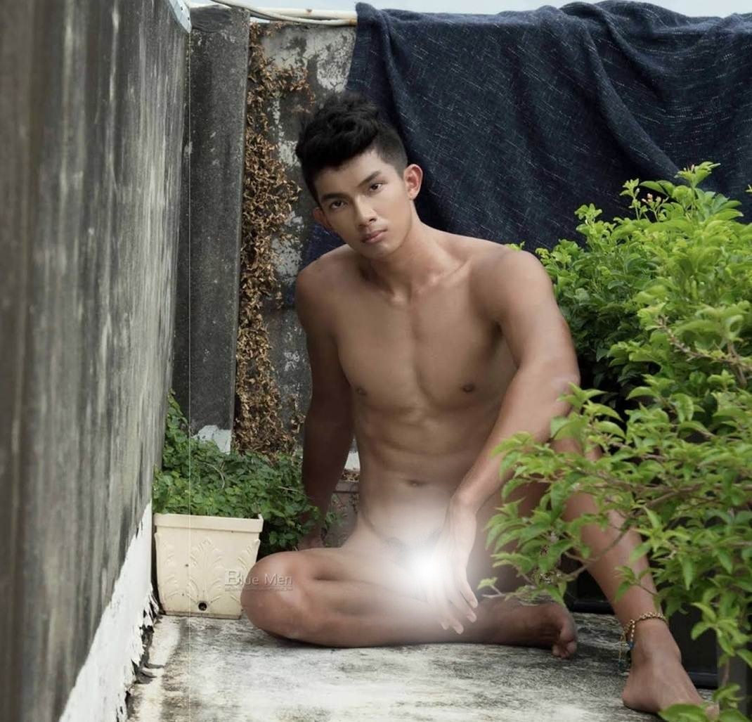 หนุ่มหล่อขึ้นปก 860.9