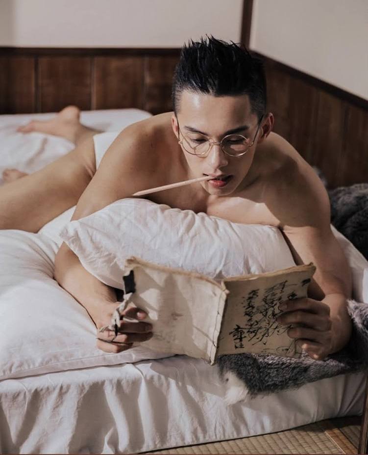 หนุ่มหล่อขึ้นปก 863.8