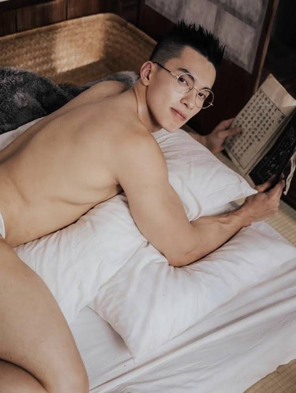 หนุ่มหล่อขึ้นปก 863.8