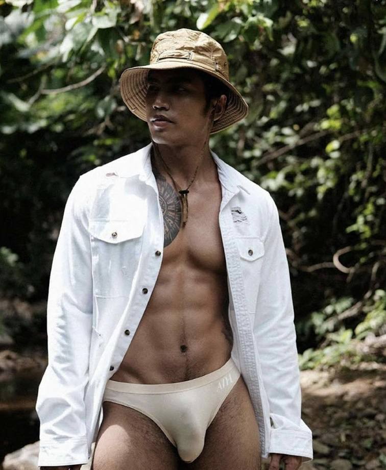 หนุ่มหล่อขึ้นปก 866.3