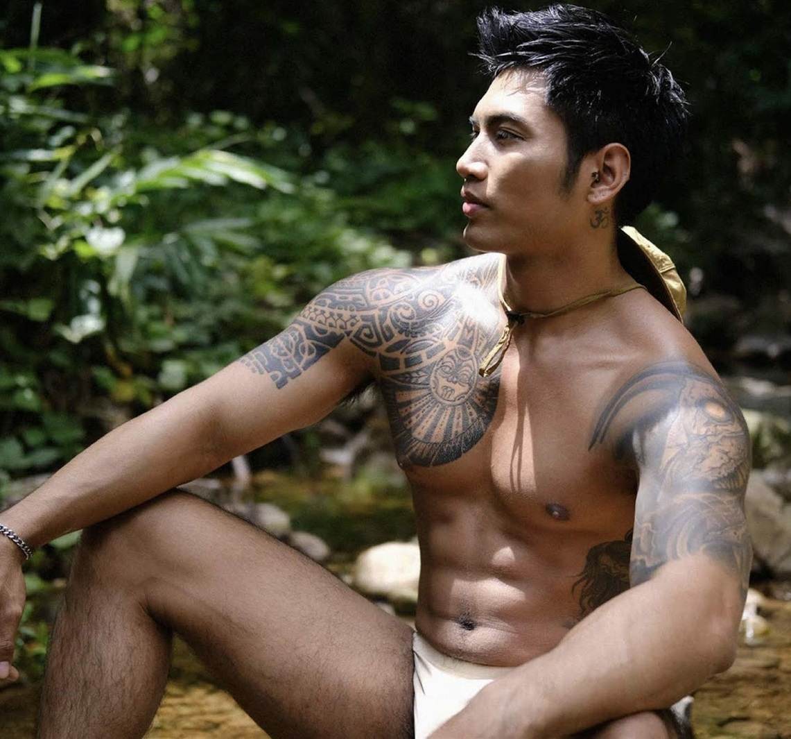 หนุ่มหล่อขึ้นปก 866.3
