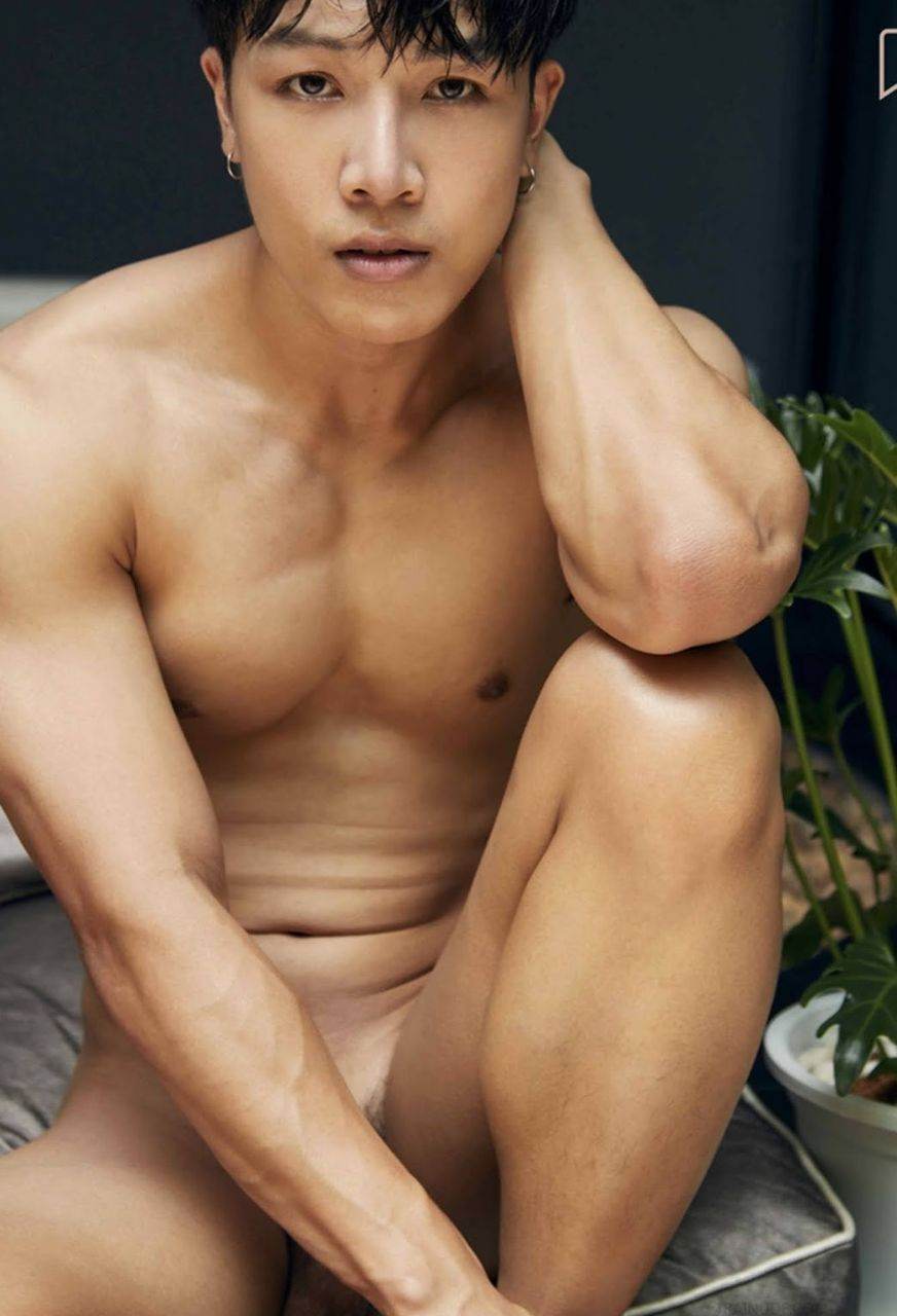 หนุ่มหล่อขึ้นปก 870.2