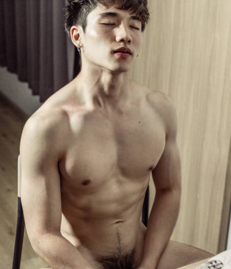 หนุ่มหล่อขึ้นปก 894.1