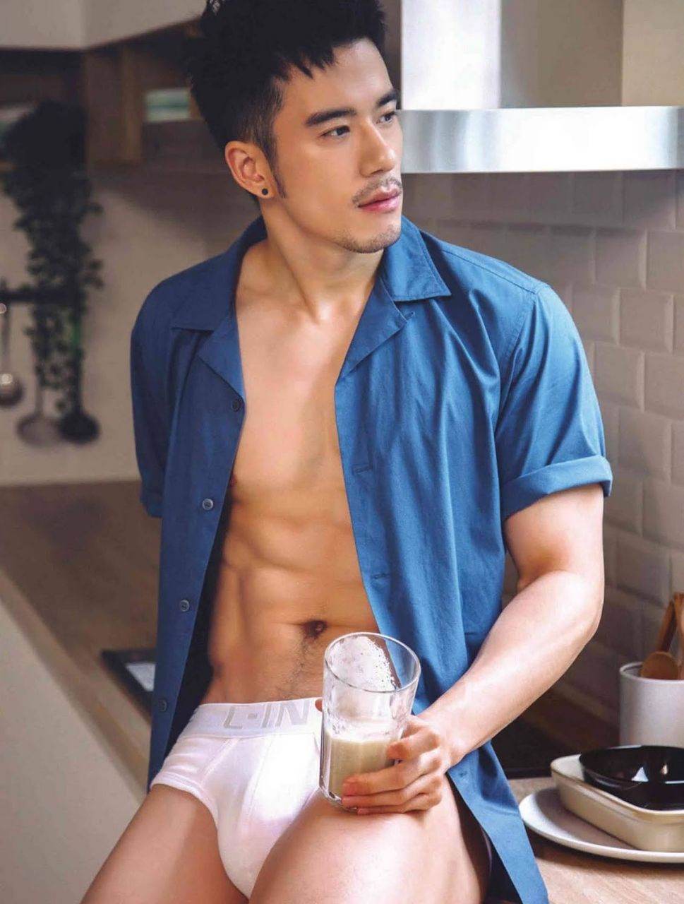 หนุ่มหล่อขึ้นปก 874.1
