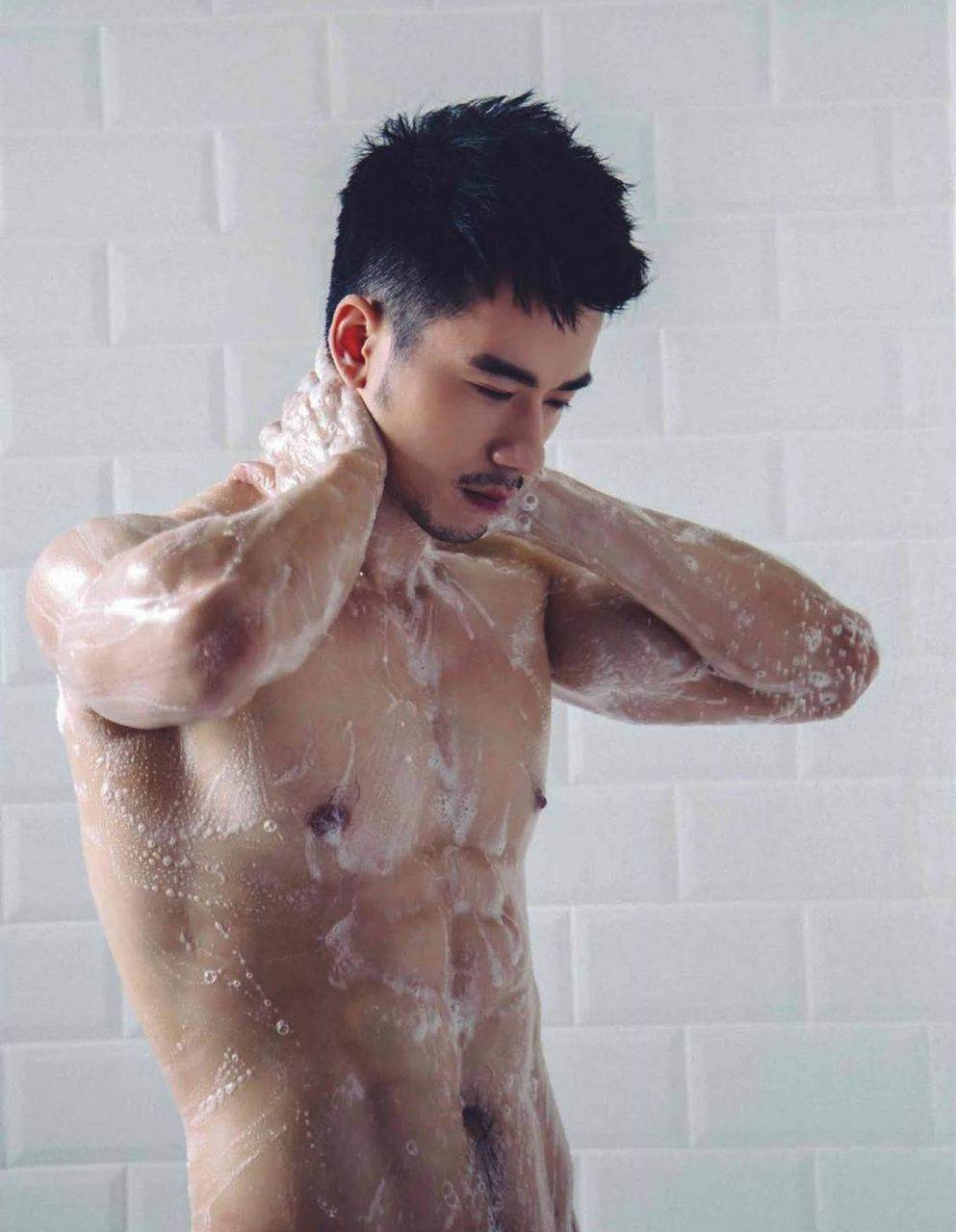 หนุ่มหล่อขึ้นปก 874.1