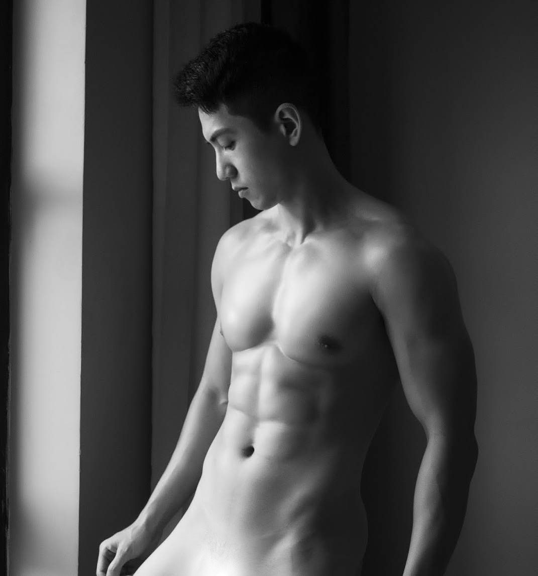 หนุ่มหล่อขึ้นปก 885