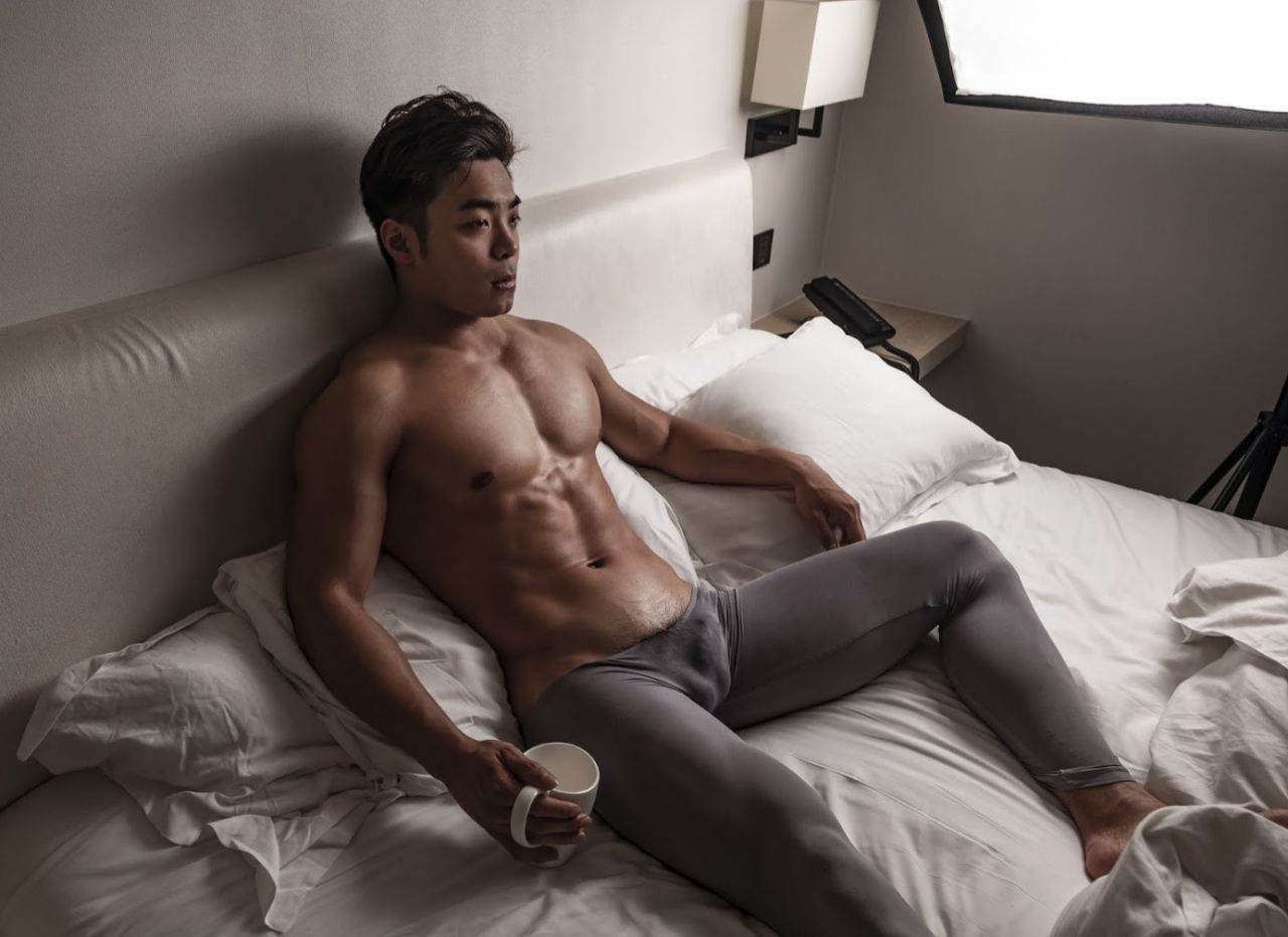 Wife 's Friend is My wife. = ผัวของเพื่อนคือเมียของเรา