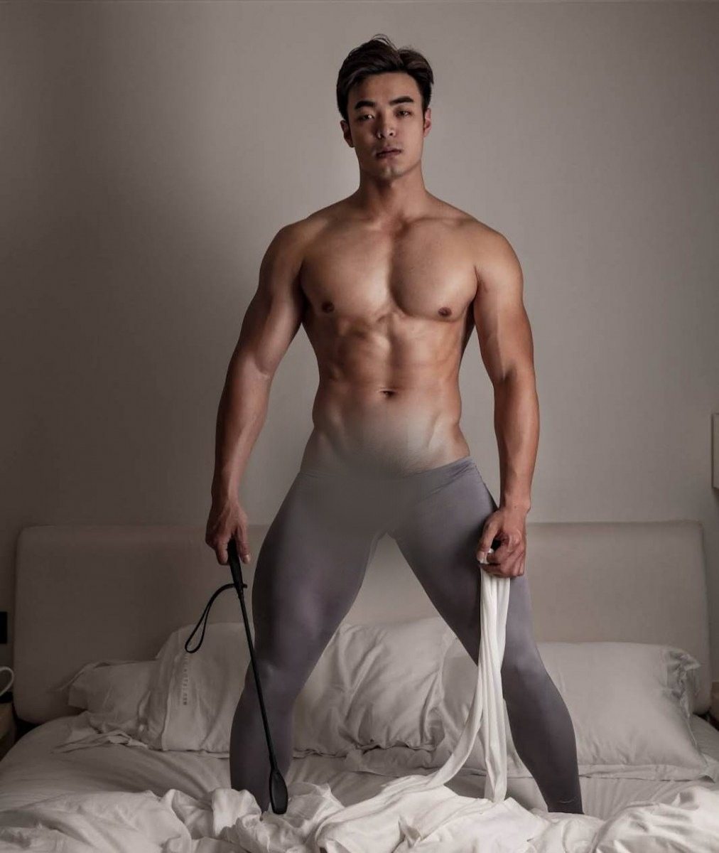 Wife 's Friend is My wife. = ผัวของเพื่อนคือเมียของเรา