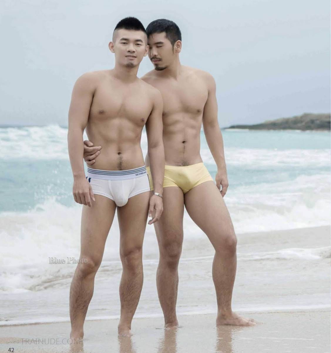 หนุ่มหล่อขึ้นปก 873.3
