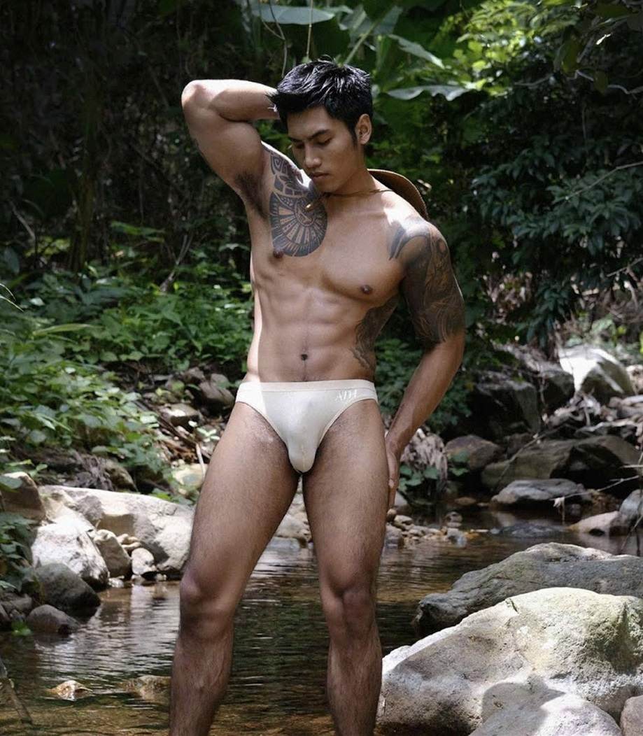 หนุ่มหล่อขึ้นปก 866.4