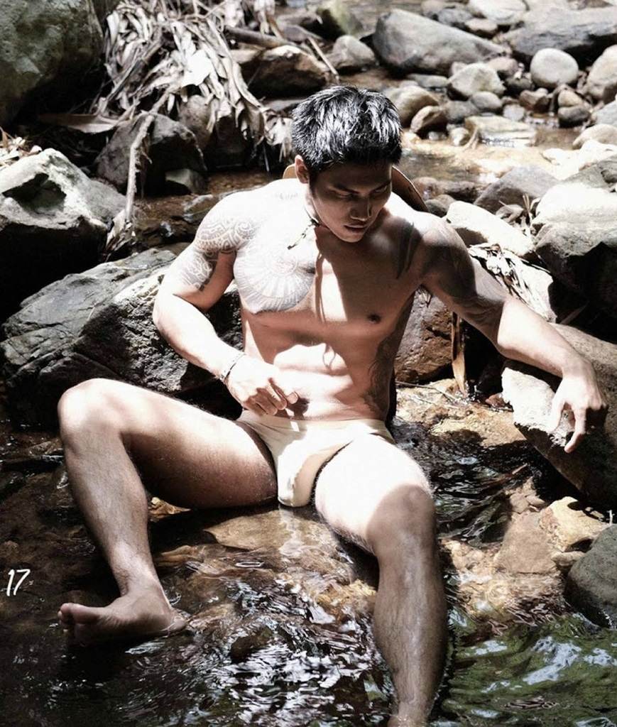 หนุ่มหล่อขึ้นปก 866.4