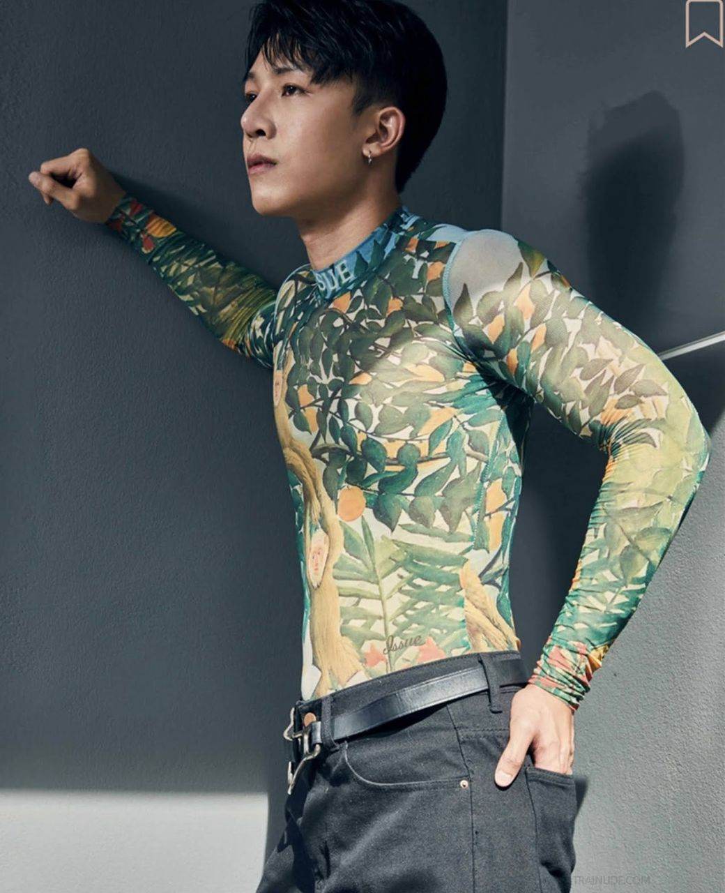 หนุ่มหล่อขึ้นปก 870.3