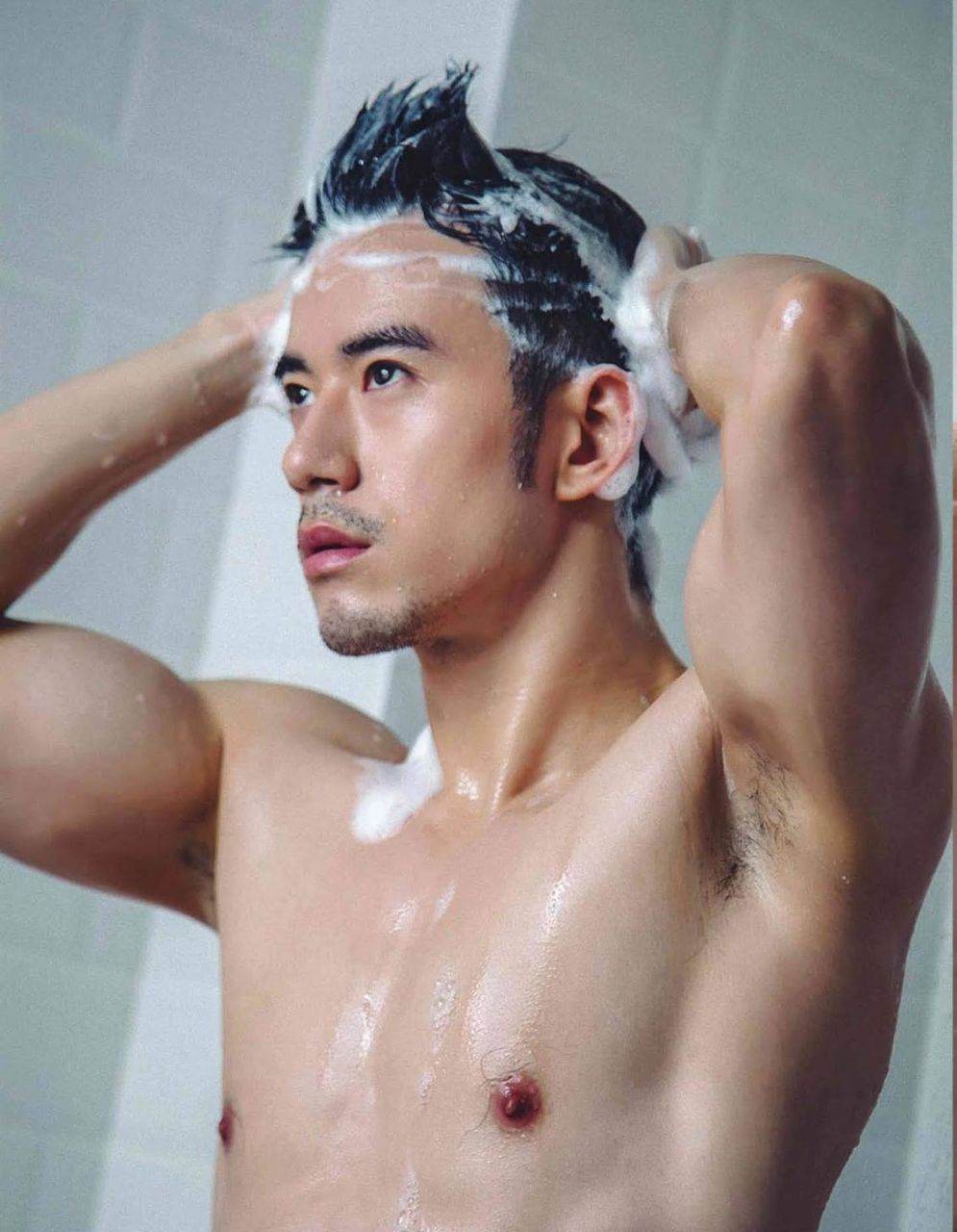 หนุ่มหล่อขึ้นปก 874.2