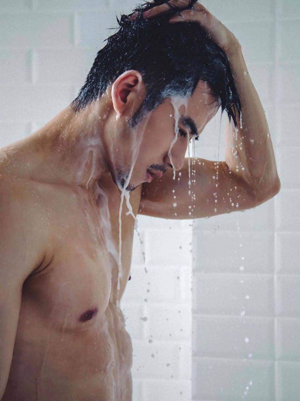 หนุ่มหล่อขึ้นปก 874.2