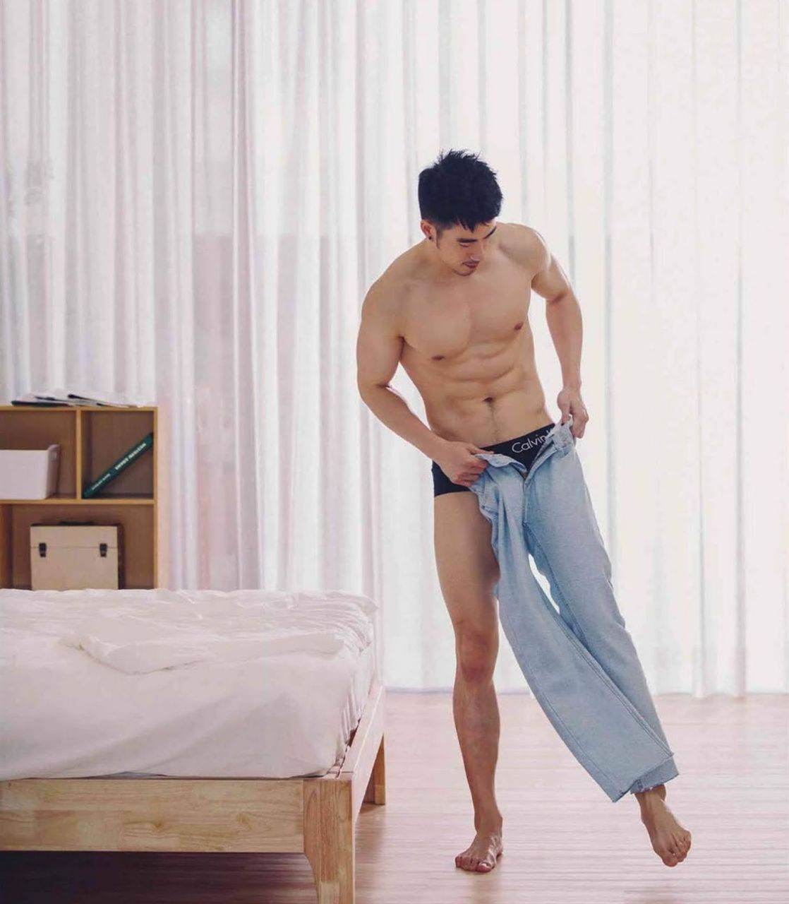 หนุ่มหล่อขึ้นปก 874.2