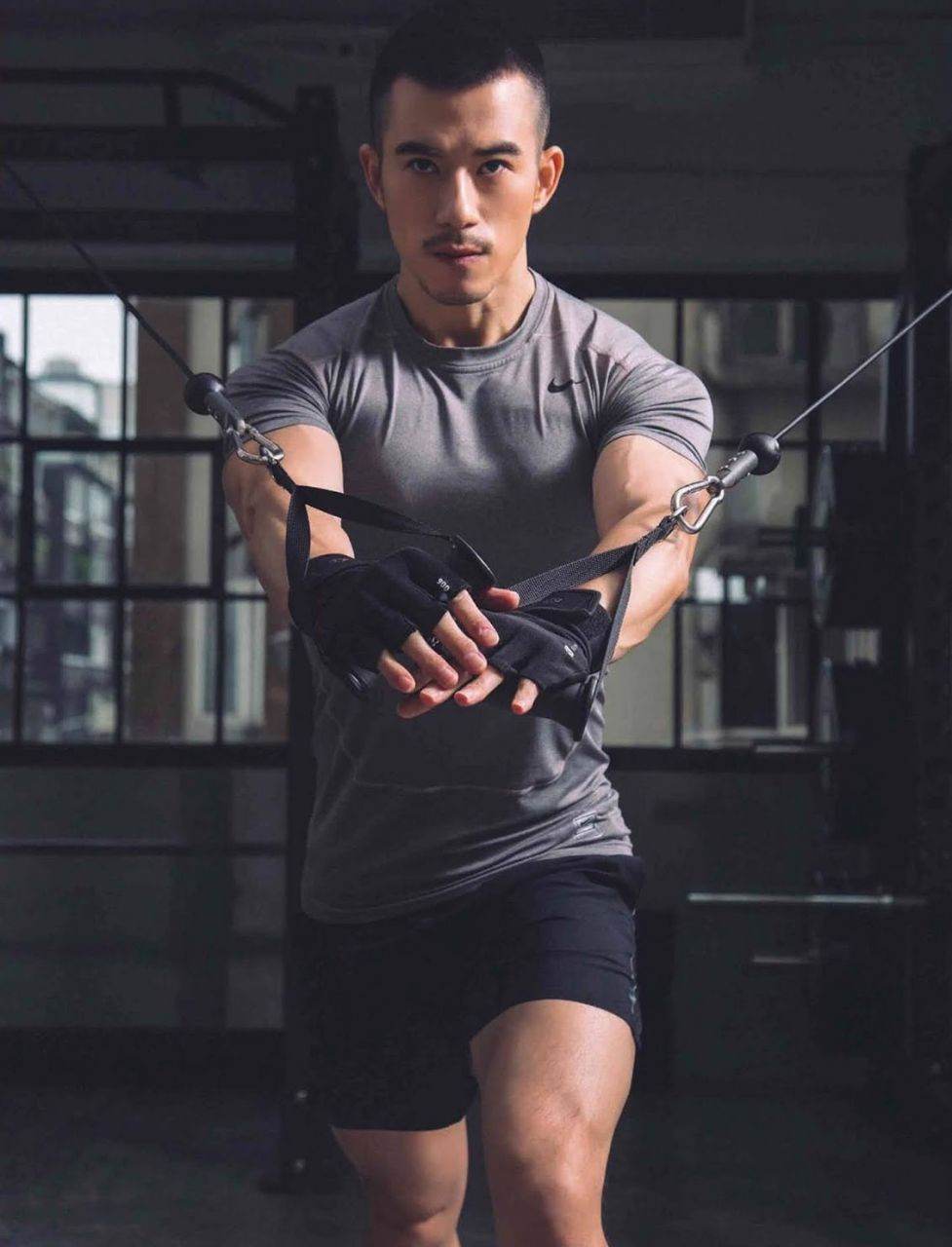 หนุ่มหล่อขึ้นปก 874.2