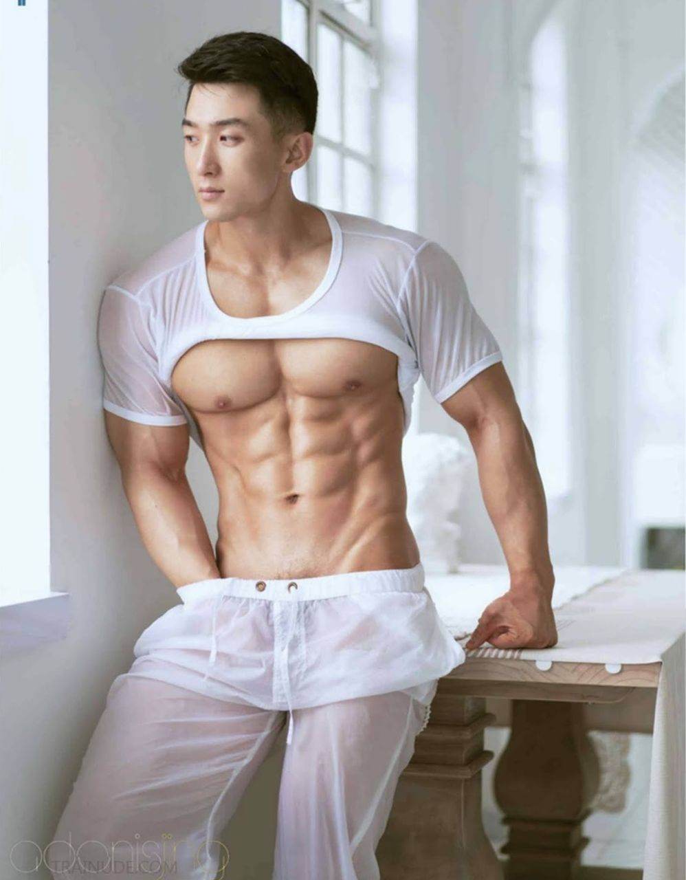 หนุ่มหล่อขึ้นปก 875.2