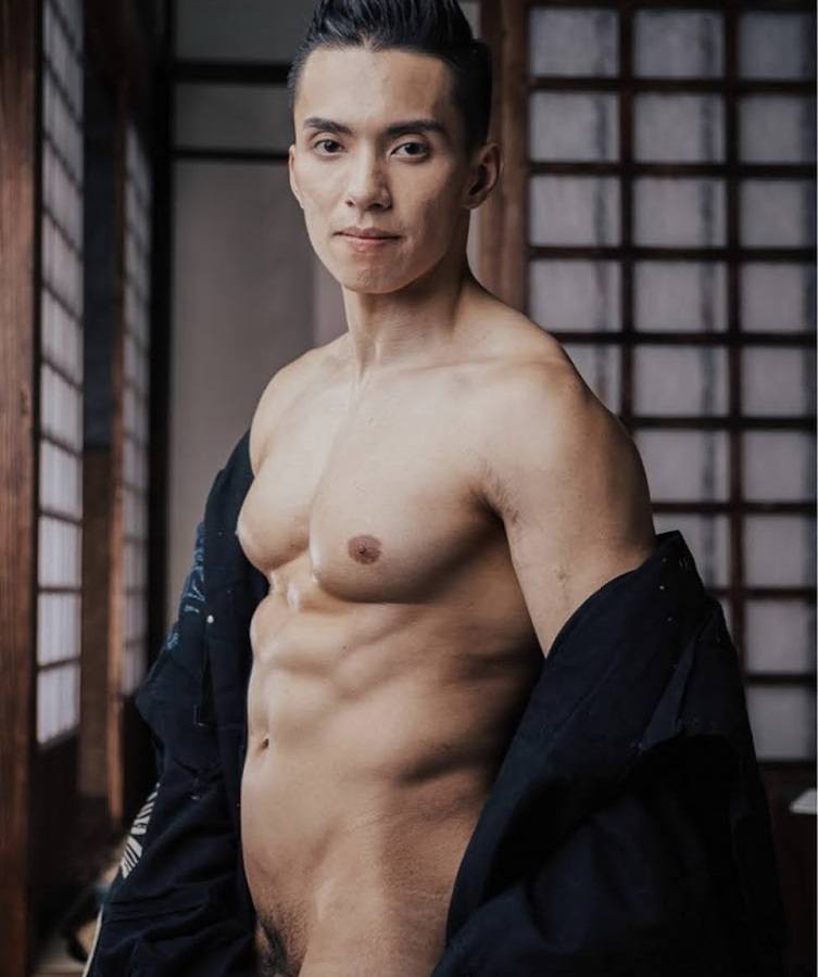 หนุ่มหล่อขึ้นปก 863.9