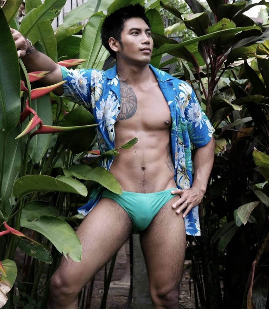 หนุ่มหล่อขึ้นปก 866.5