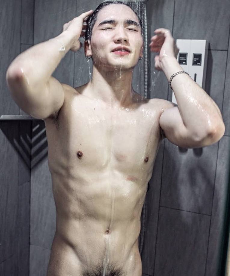 หนุ่มหล่อขึ้นปก 894.3