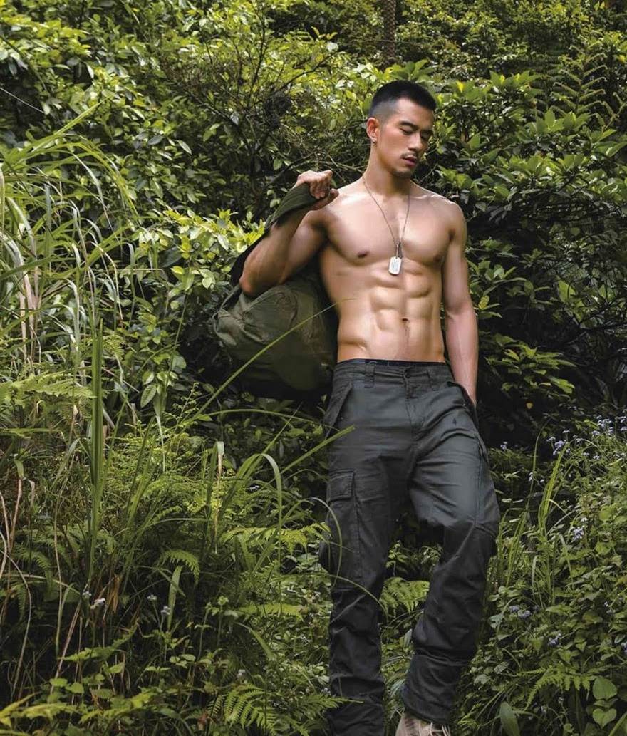 หนุ่มหล่อขึ้นปก 874.3