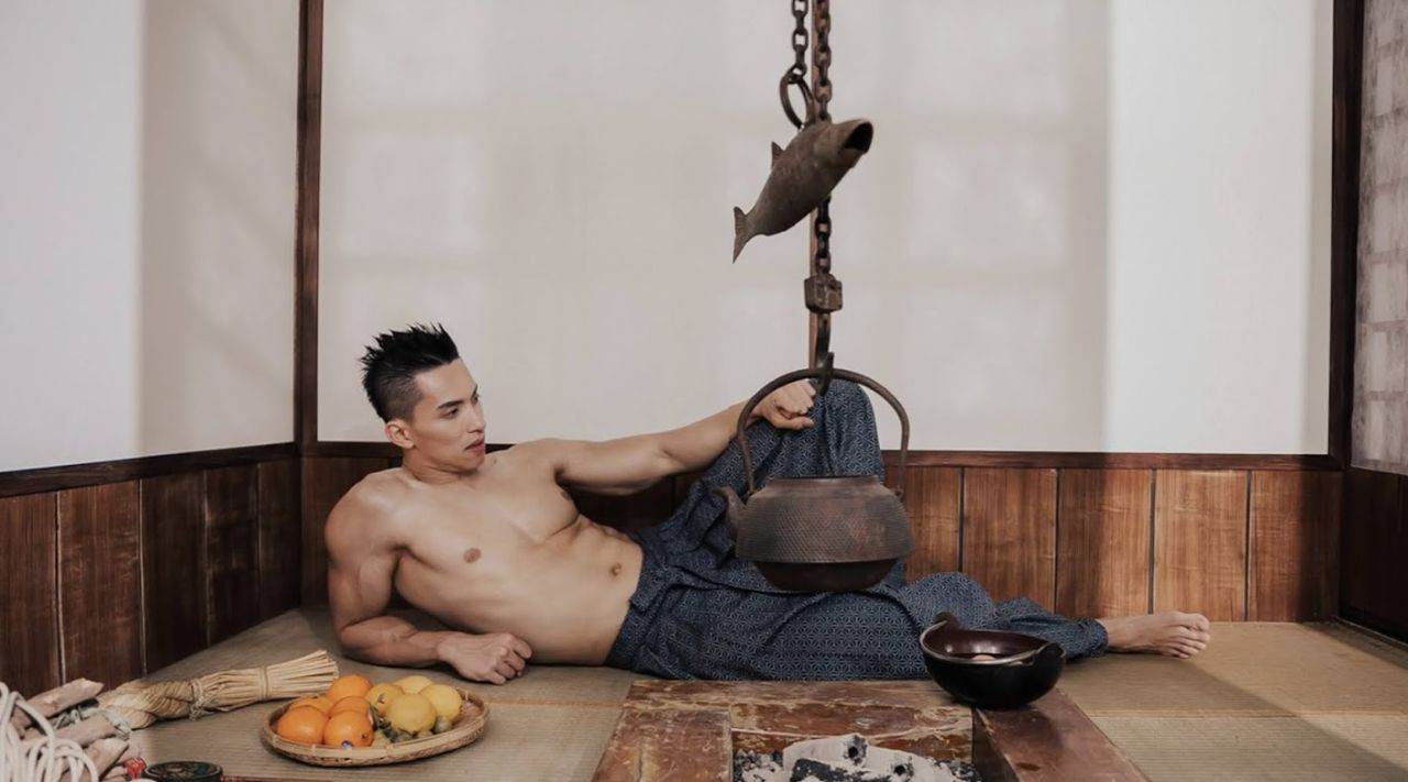 หนุ่มหล่อขึ้นปก 863.10