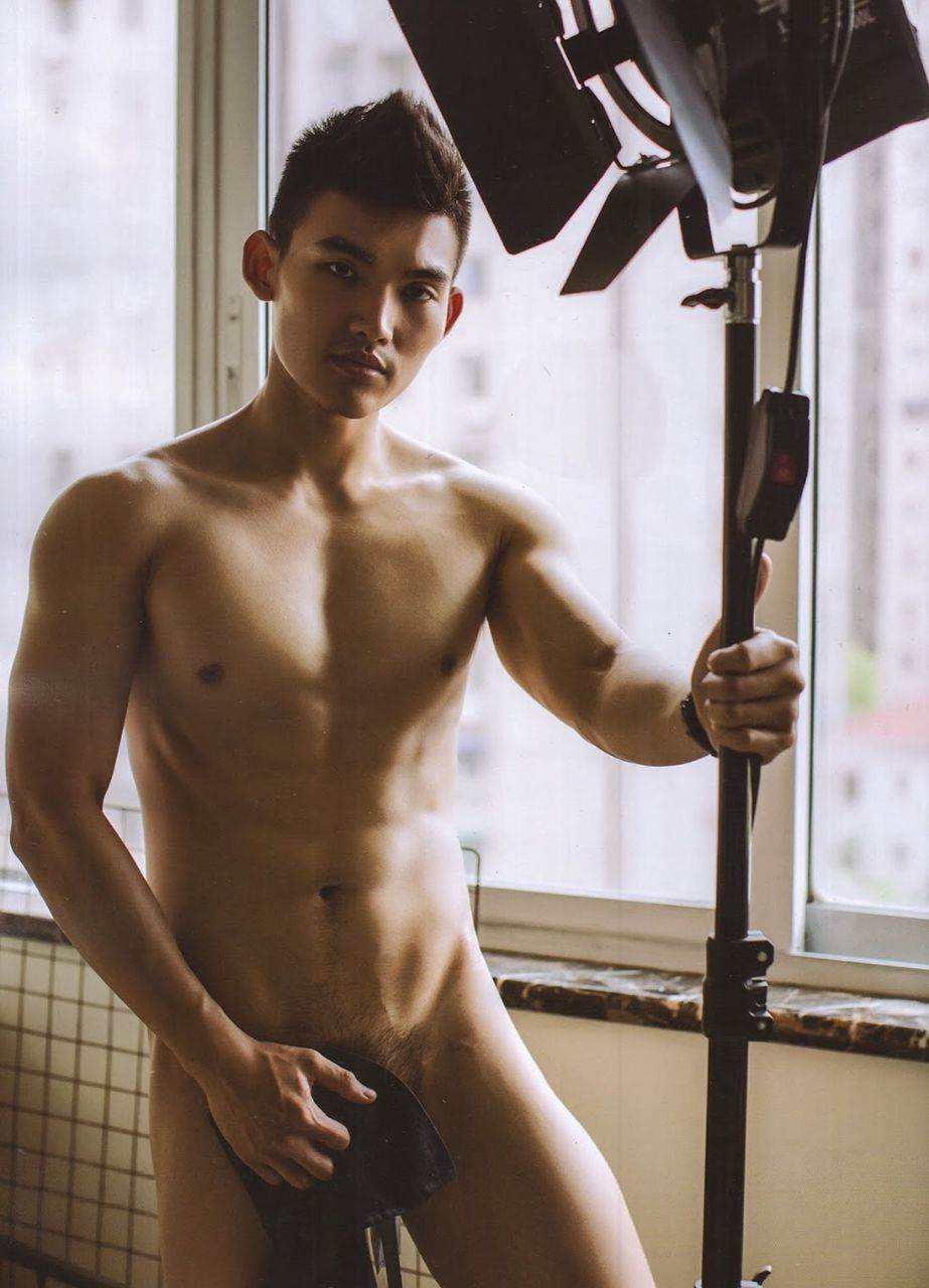 หนุ่มหล่อขึ้นปก 891
